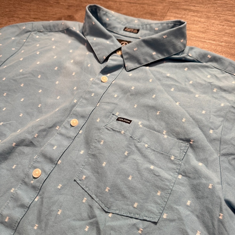 Volcom Shirt Mens L Blue Geometric Print Cotton Casual Skate Surf Tropical Aloha
